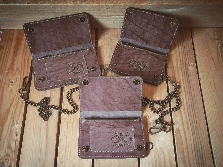 Nueva colección de billeteras de cuero  de Ubrique de 13, 14, 16 cm