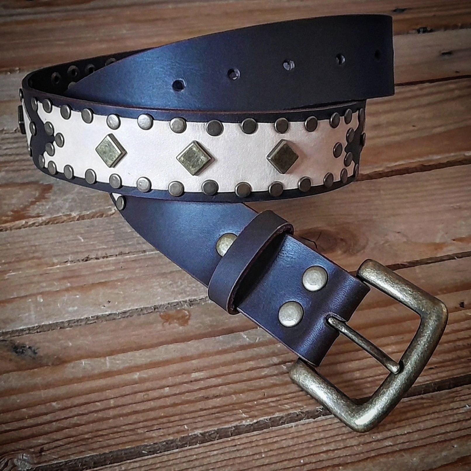 Nuevos diseños de cinturones Western 4 cm de ancho 85 euros Ref: 073 