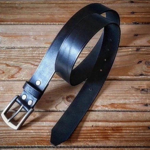 Nueva colección de cinturones de 4 cm de ancho en cuero negro 40 euros ref: 082