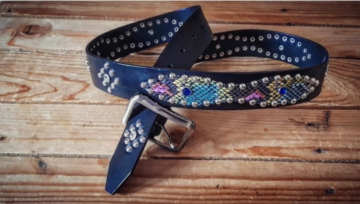 Nueva colección de cinturones Western de 4 cm de ancho y 1, 20 cm largo 90 euros Ref: 101