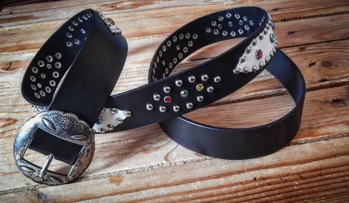 Nueva colección de cinturones Western de 4 cm de ancho 90 euros Ref: 129