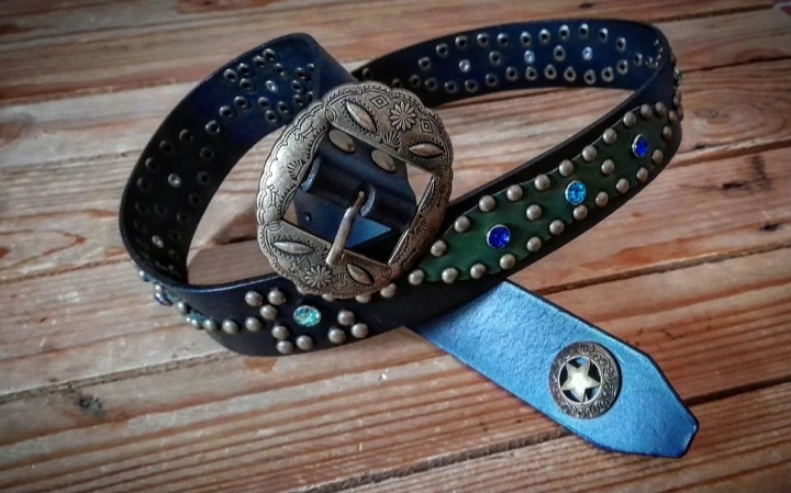 Nueva colección de cinturones Western de 4 cm de ancho 95 euros Ref: 131