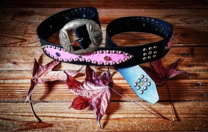 Nueva colección de cinturones Western de 4 cm de ancho  90 euros Ref: 139.