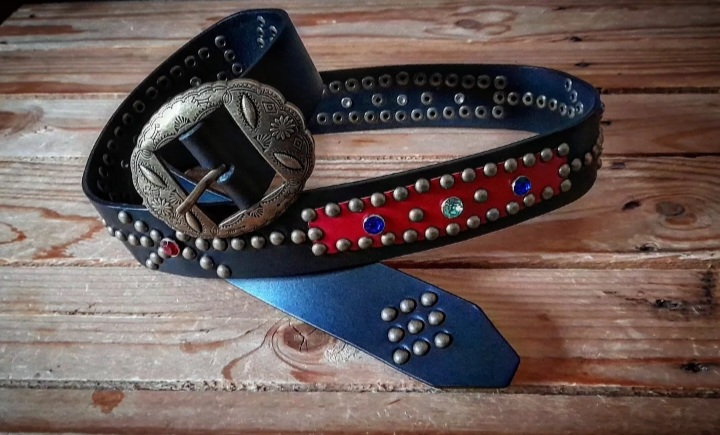 Nueva colección de cinturones Western de 4 cm de ancho 95 euros Ref: 141