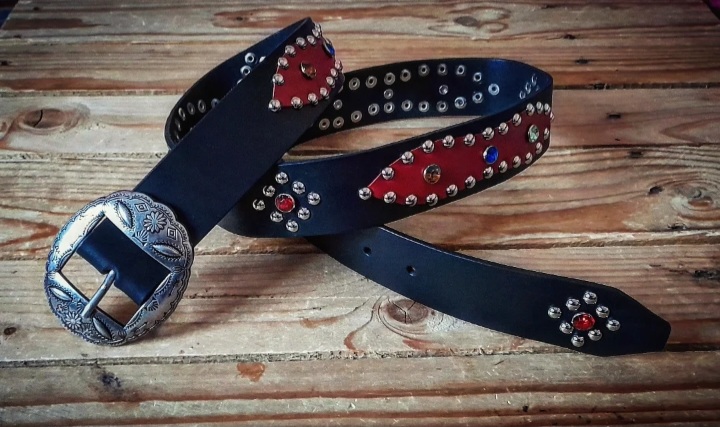 Nueva colección de cinturones Western de 4 cm de ancho 90 euros Ref: 148