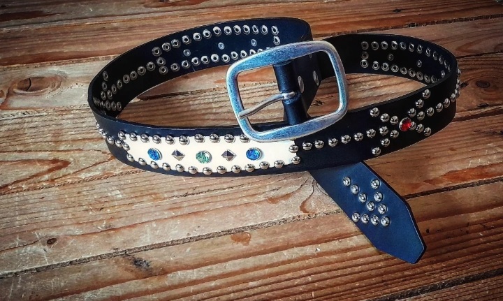Nueva colección de cinturones Western de 4 cm de ancho 95 euros Ref: 157