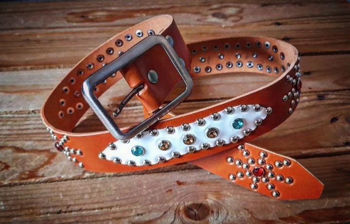Nueva colección de cinturones Western de 4 cm de ancho 95 euros Ref: 161